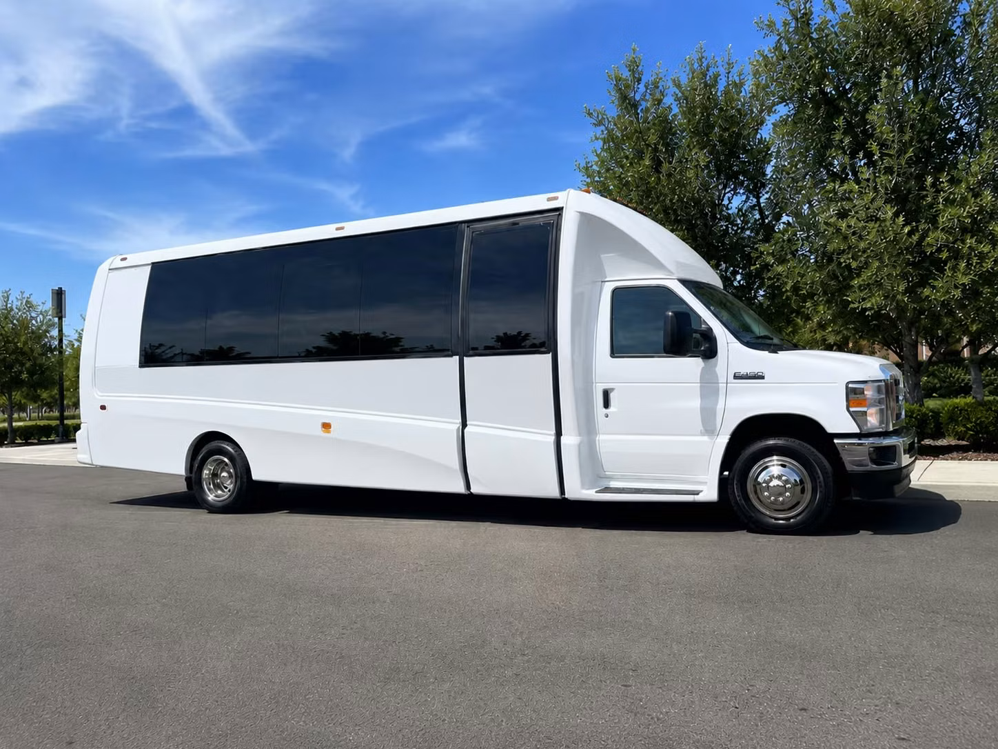 philadelphia 18 passenger minibus rental